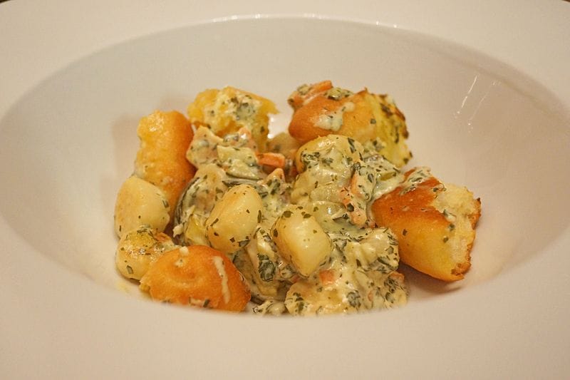 White Wine Scallops with Garlic Ciabatta